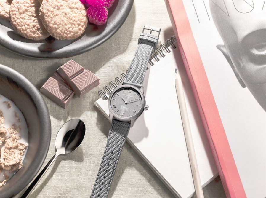 第四代智能腕表——Smartwatch Vitality(活力智能腕表)则是集大成之作.png