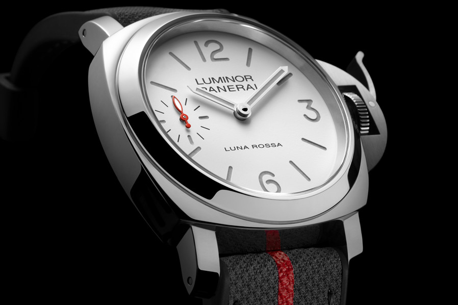 4.沛纳海Luminor Luna Rossa庐米诺系列腕表 - 44毫米(PAM01342) _ 情景图.jpg