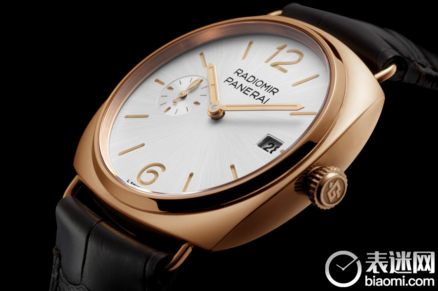 15.沛纳海Radiomir Quaranta Goldtech™镭得米尔系列红金腕表 - 40毫米(PAM01026)_情景图_副本.jpg