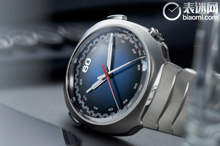 HMoser_6907-1200_Streamliner_Flyback_Chronograph_Funky_Blue_2__Lifestyle_Table_Closeup.jpg