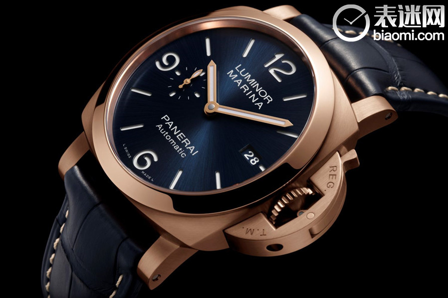 9.沛纳海Luminor庐米诺系列Goldtech™红金腕表 - 44毫米(PAM01112)_情景图.jpg