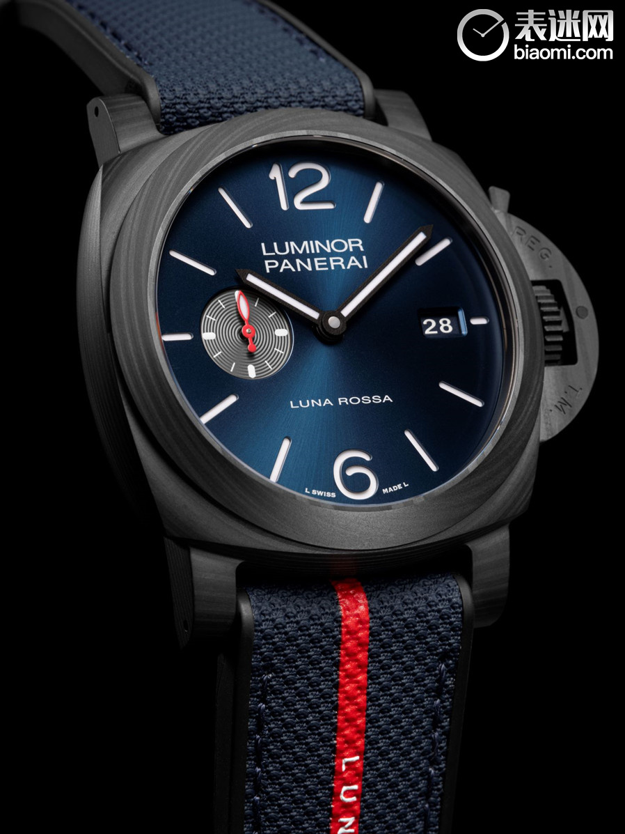 4.沛纳海Luminor庐米诺系列Luna Rossa Carbotech™碳纤维腕表 - 44毫米(PAM01529)_情景图.jpg