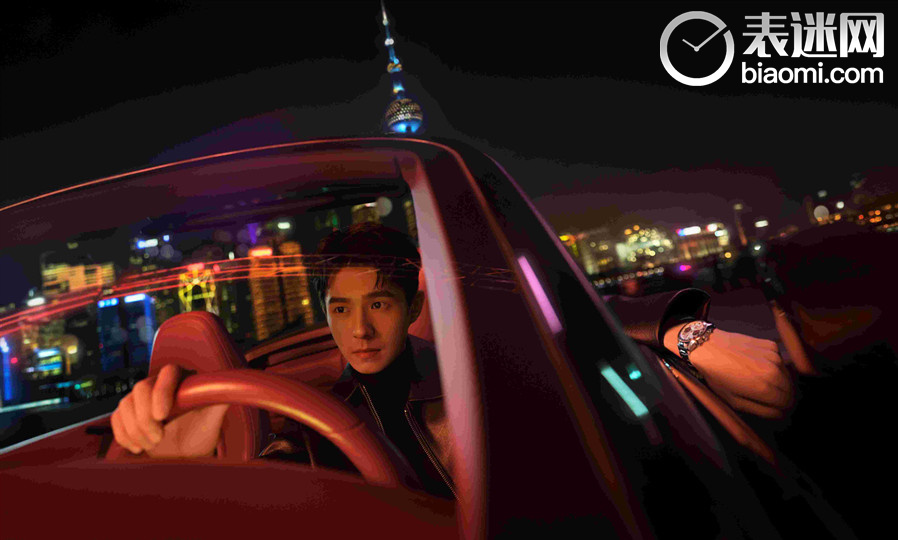 4.刘昊然佩戴泰格豪雅卡莱拉系列计时码表CBS2216.BA0041.jpg